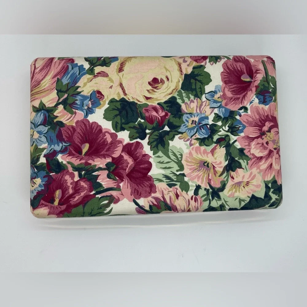 VINTAGE JEWELRY BOX WITH FLORAL DESIGN